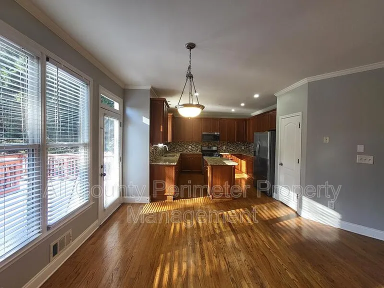 1328 Whisperwood Ln — Photo 6