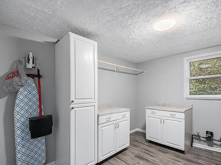 520 S 70th St — Photo 23