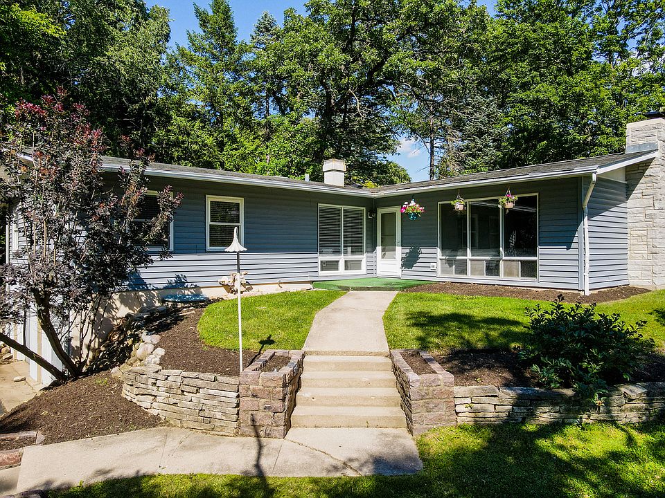 1st image of 621 Hawthorne Ct