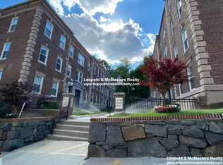 16 Short St #3C, Brookline, MA 02446
