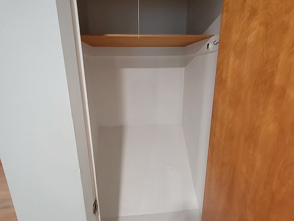 5th image of 1319 W 5th St