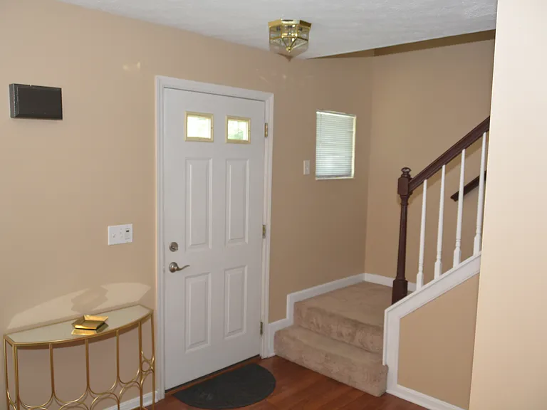 979 Kemper Meadow Dr — Photo 4