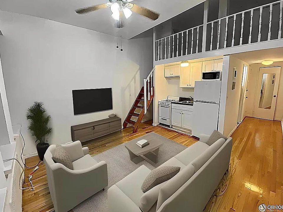 1st image of 62 W 71st St