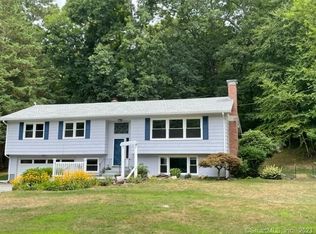 50 N Glenwoods Rd, Gales Ferry, CT 06335