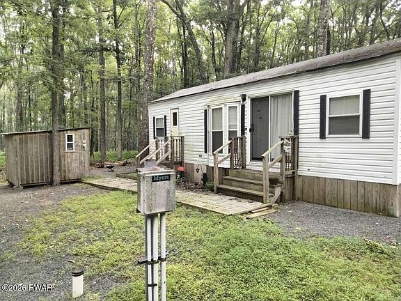 4th image of 203 Locust Lake Dr