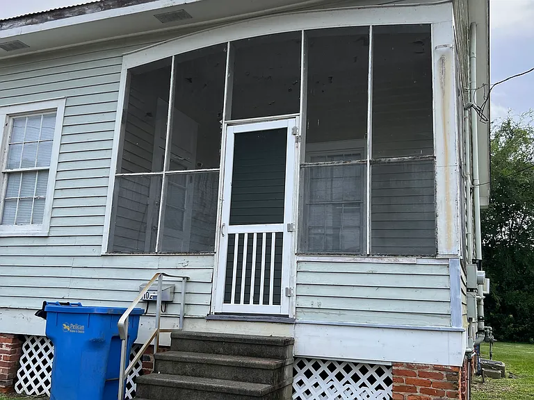 102 Banner Dr — Photo 1
