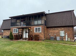 1020 9th St #4, Harvard, IL 60033