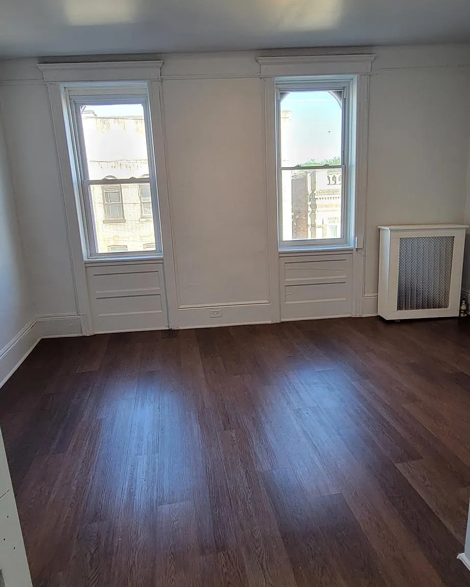 3 bed, 1200 sqft, $2,750 — Photo 3