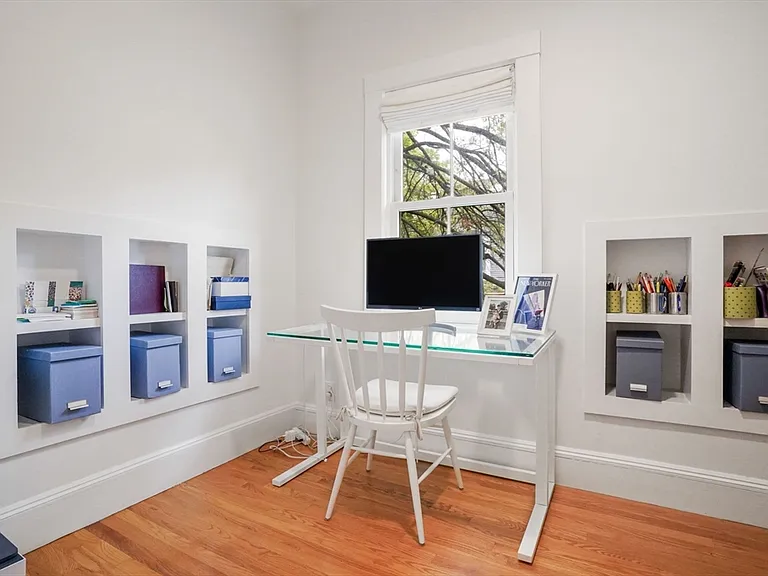 8 Florence St #0 — Photo 16