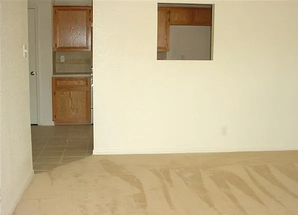 DSC03965 (Small)living area (2)_05262017
