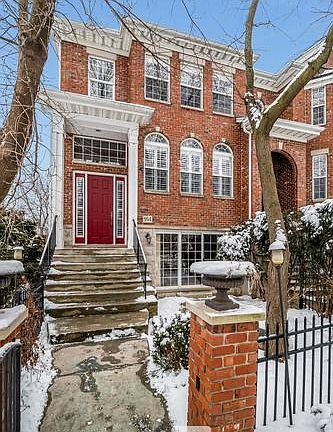 3rd image of 914 Shandrew Dr #914