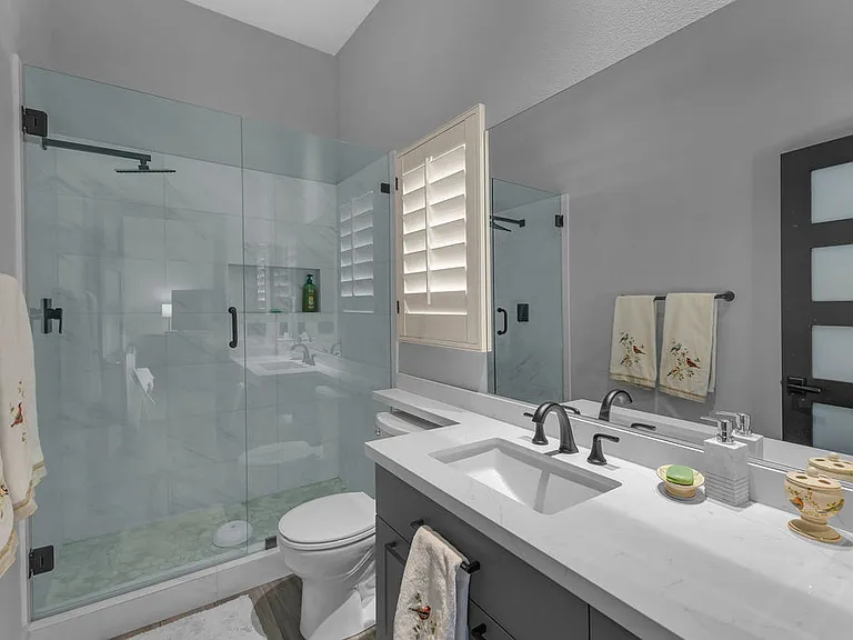 93 Kavenish Dr — Photo 27