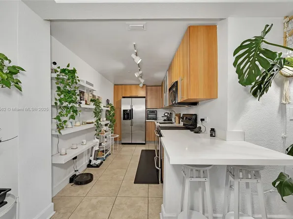 7501 E Treasure Dr APT 4H, North Bay Village, FL 33141