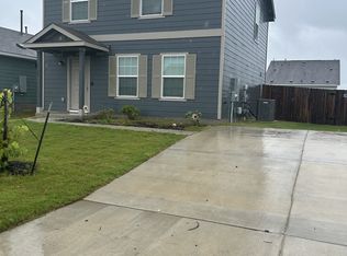 2422 Fullmoon Dr, Lockhart, TX 78644