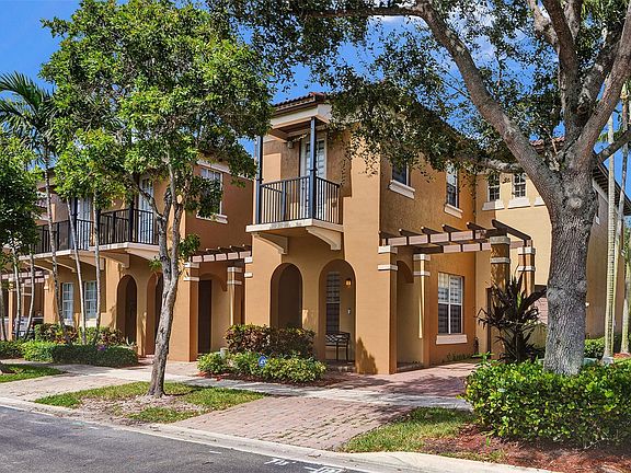 2nd image of 4431 Arabian Way