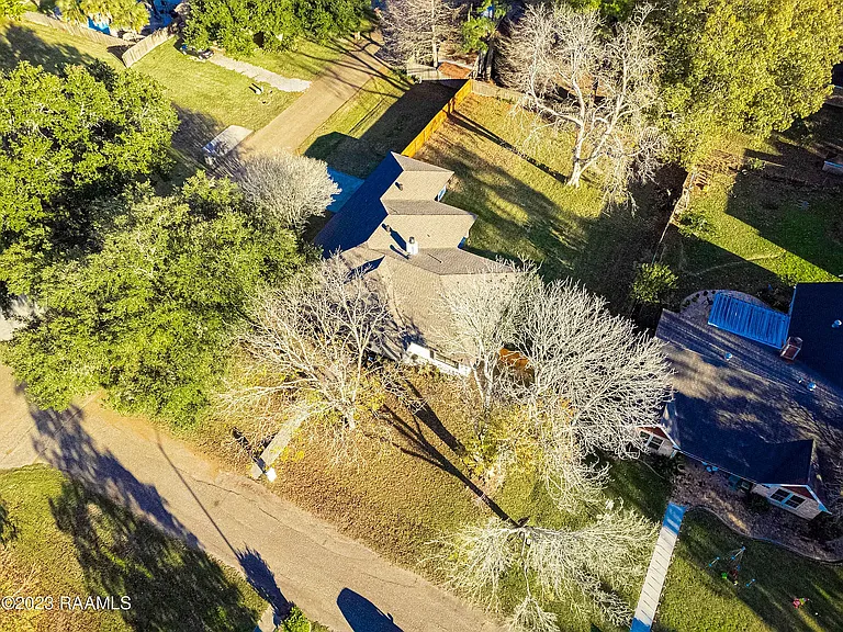 101 Van Dyke Ct — Photo 35