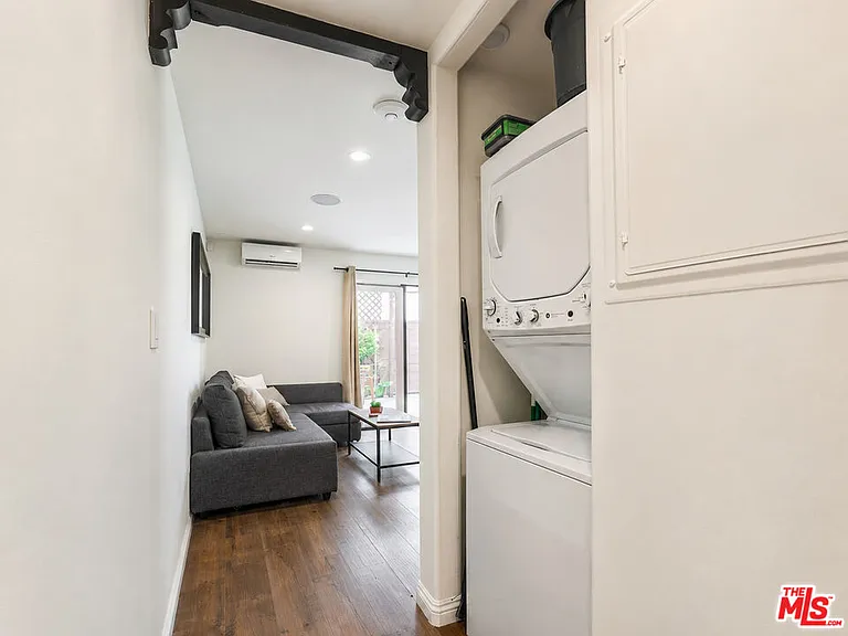 8963 Cadillac Ave — Photo 4