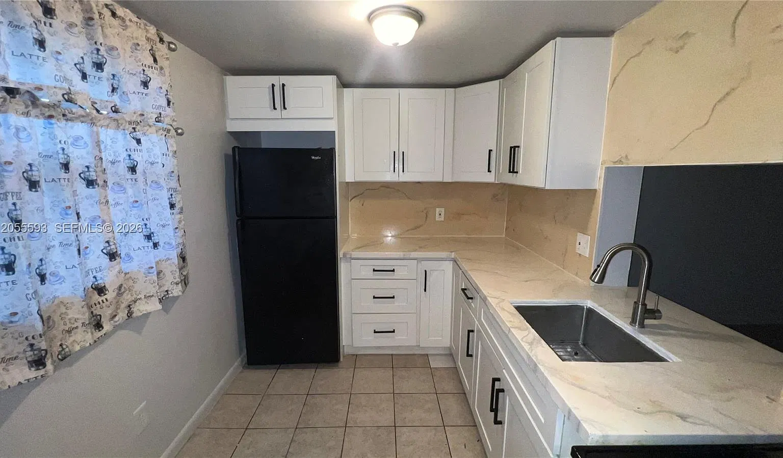 Brookfield Square Condo — Photo 1