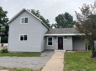 152 S Main St, Rosholt, WI 54473