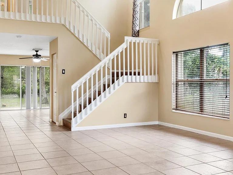 1533 Rialto Dr — Photo 10