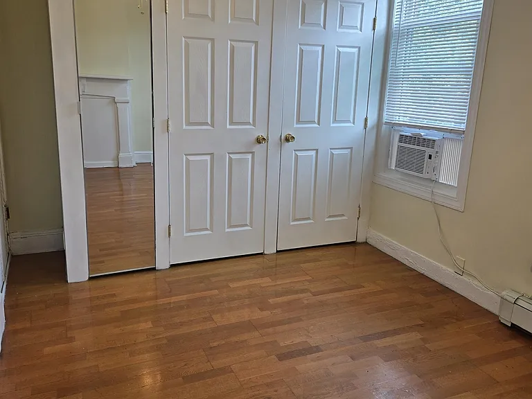 281 Monmouth St #3 — Photo 8