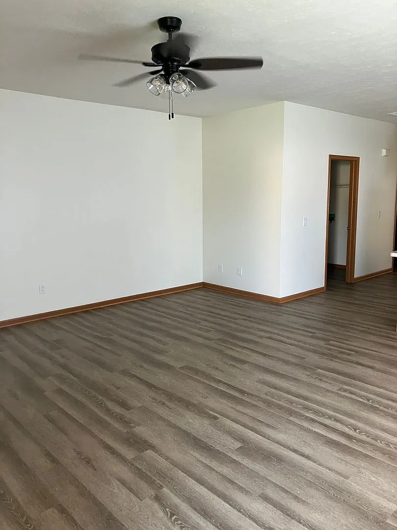 Apply In Person, Pay $0 Plus $500 Move-In Credit! — Photo 4