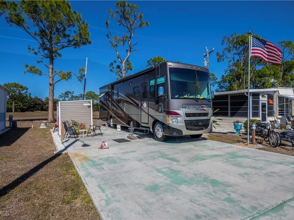 243 Caravan Cir, North Fort Myers, FL 33903