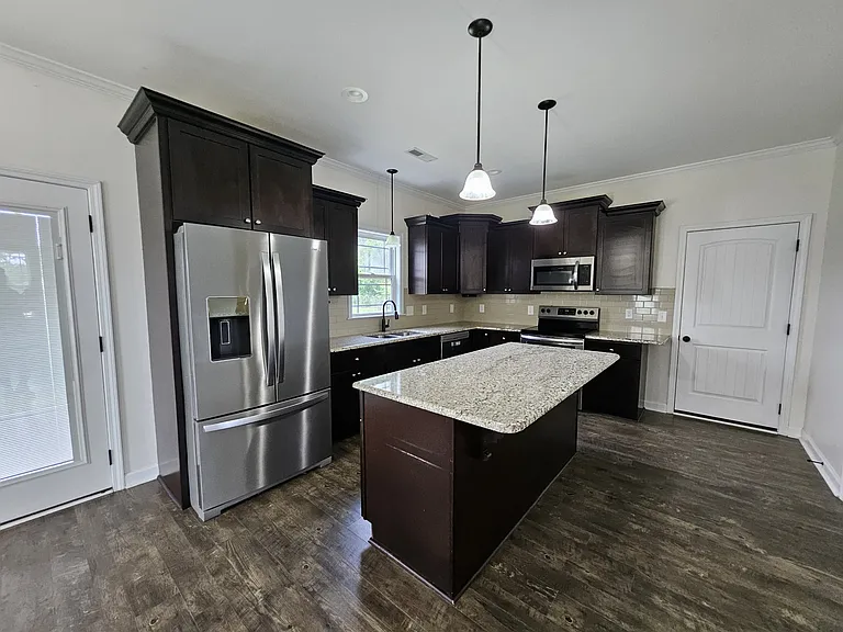 303 Weeping Willow Dr — Photo 7