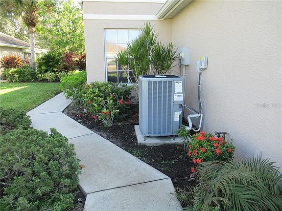 3rd image of 4152 Fairway Dr