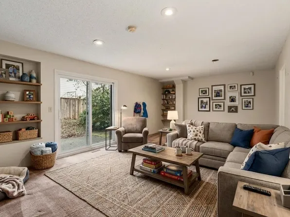1298 Novak Dr, Coquitlam, BC V3E 1W9