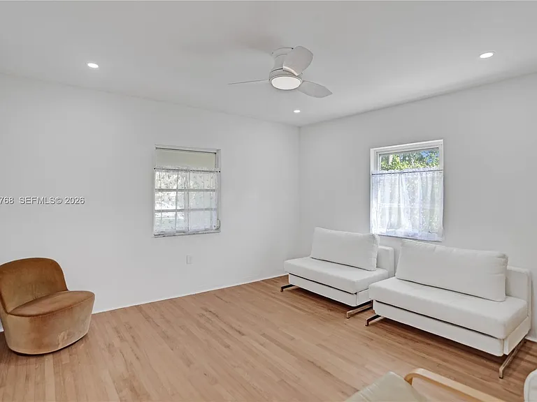 2214 Segovia Cir — Photo 25