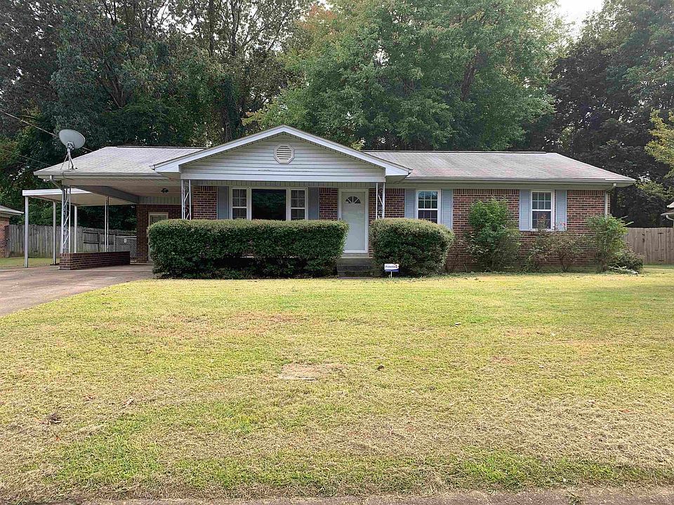 1st image of 925 Sam Houston Dr