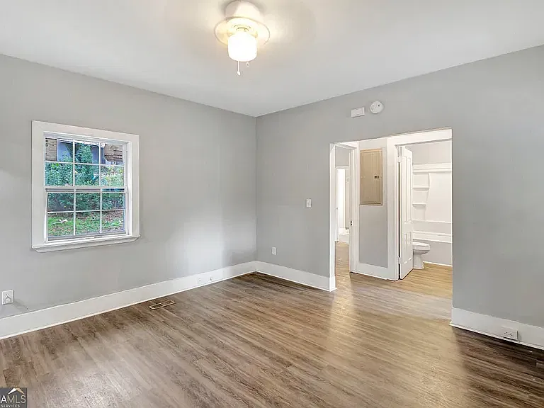 3 bed, 1600 sqft, $1,400 — Photo 3