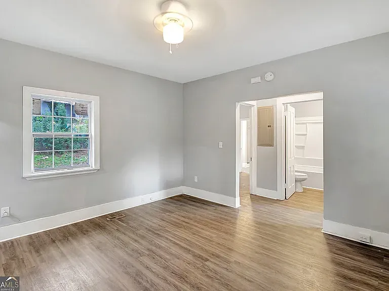 452 Forest Ave — Photo 3