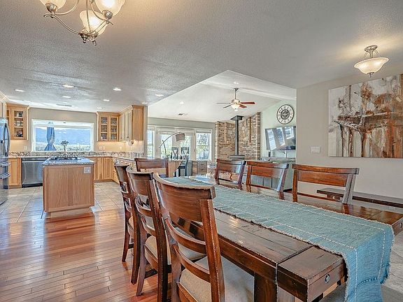 3rd image of 705-115 Kenneth Ln