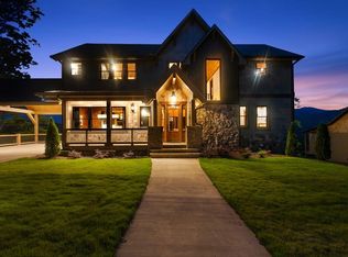 601 Overlook Dr, Blue Ridge, GA 30513