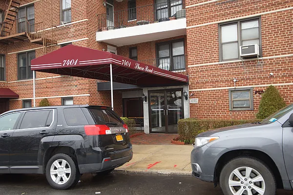 Rented by Norman Raindel, LREB | media 26