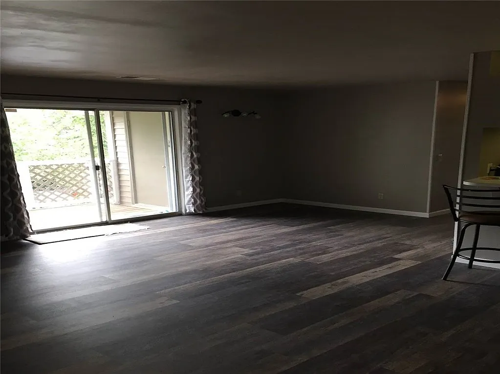 4 bed, 2.0 bath, $1,200 — Photo 4