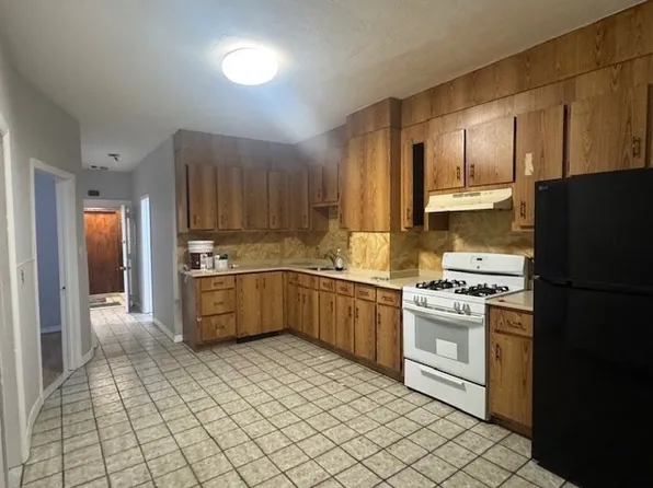 166A Chelsea St #1, Boston, MA 02128