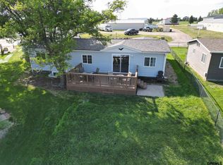 168 Lakeview Acres Dr #14A, Elwood, NE 68937