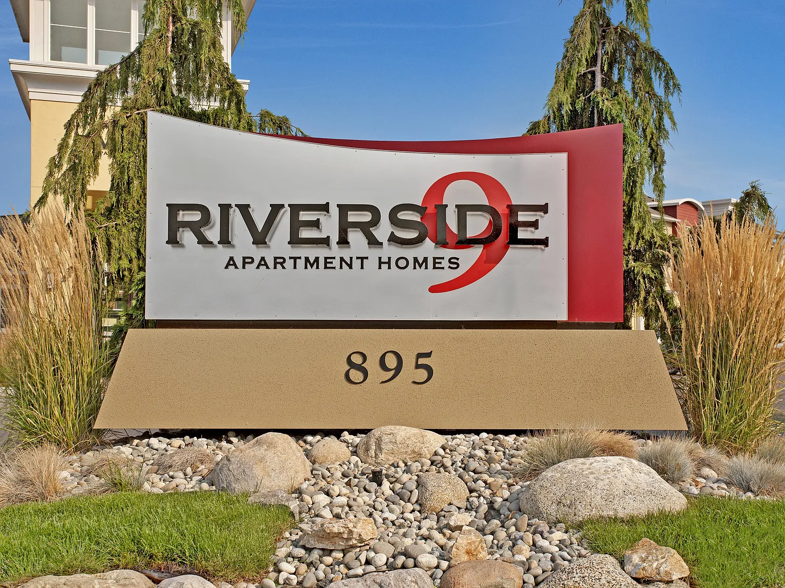 Riverside 9 — Photo 2