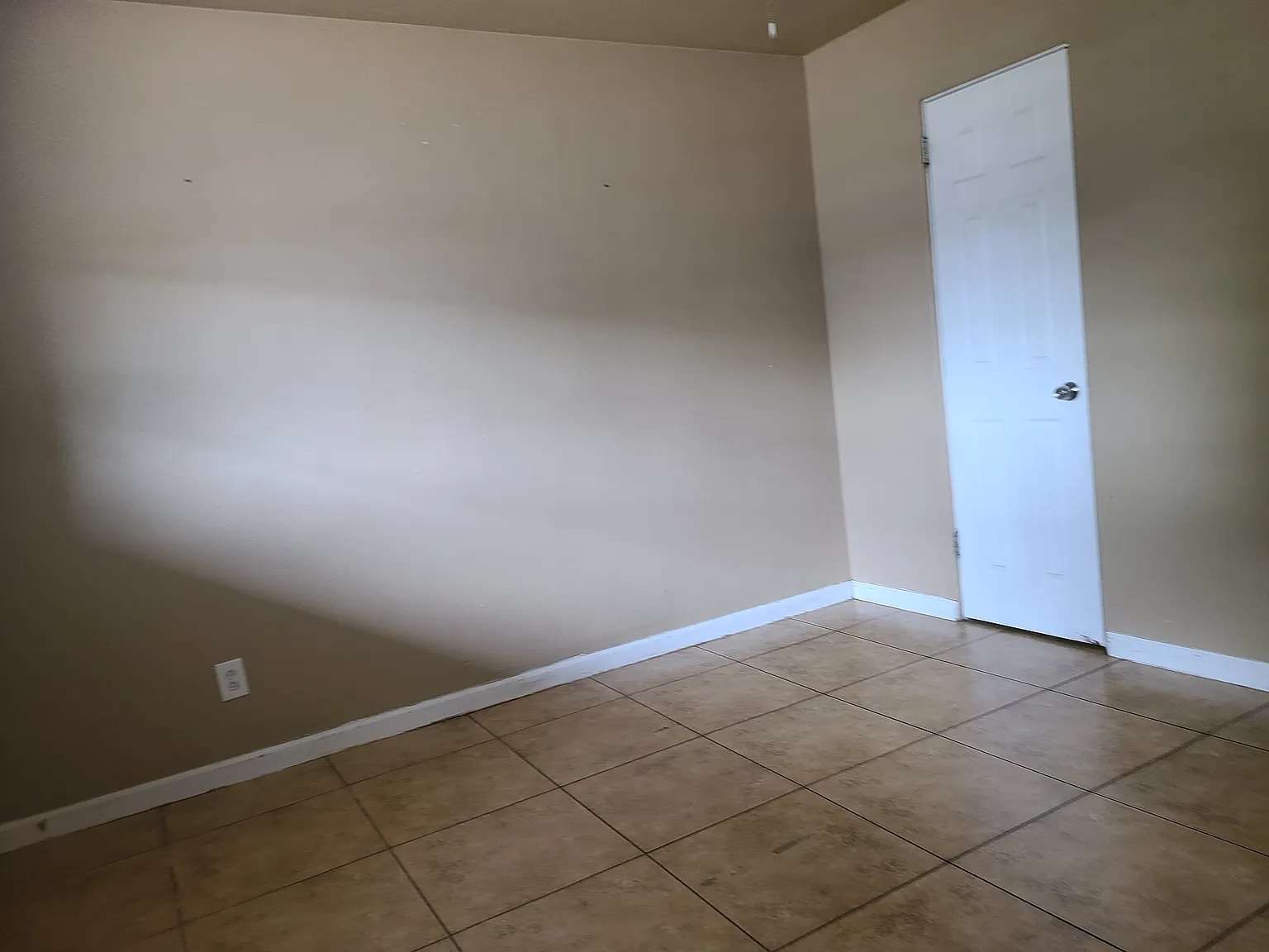 3402 E Willetta St — Photo 2