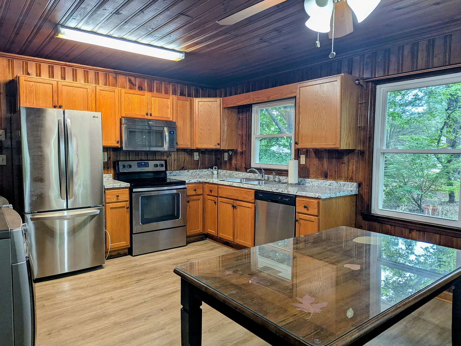 3 bed, 1068 sqft, $2,225 — Photo 4