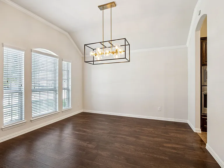 2317 Houston Dr — Photo 9