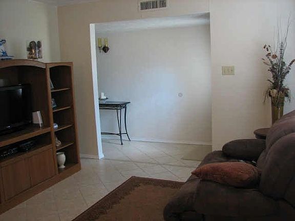 3rd image of 1521 Meandering Way
