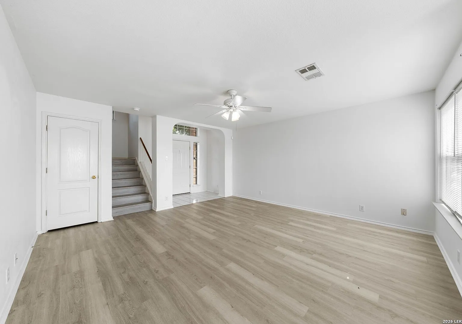 3 bed, 2.5 bath, 1704 sqft, $1,595 — Photo 4