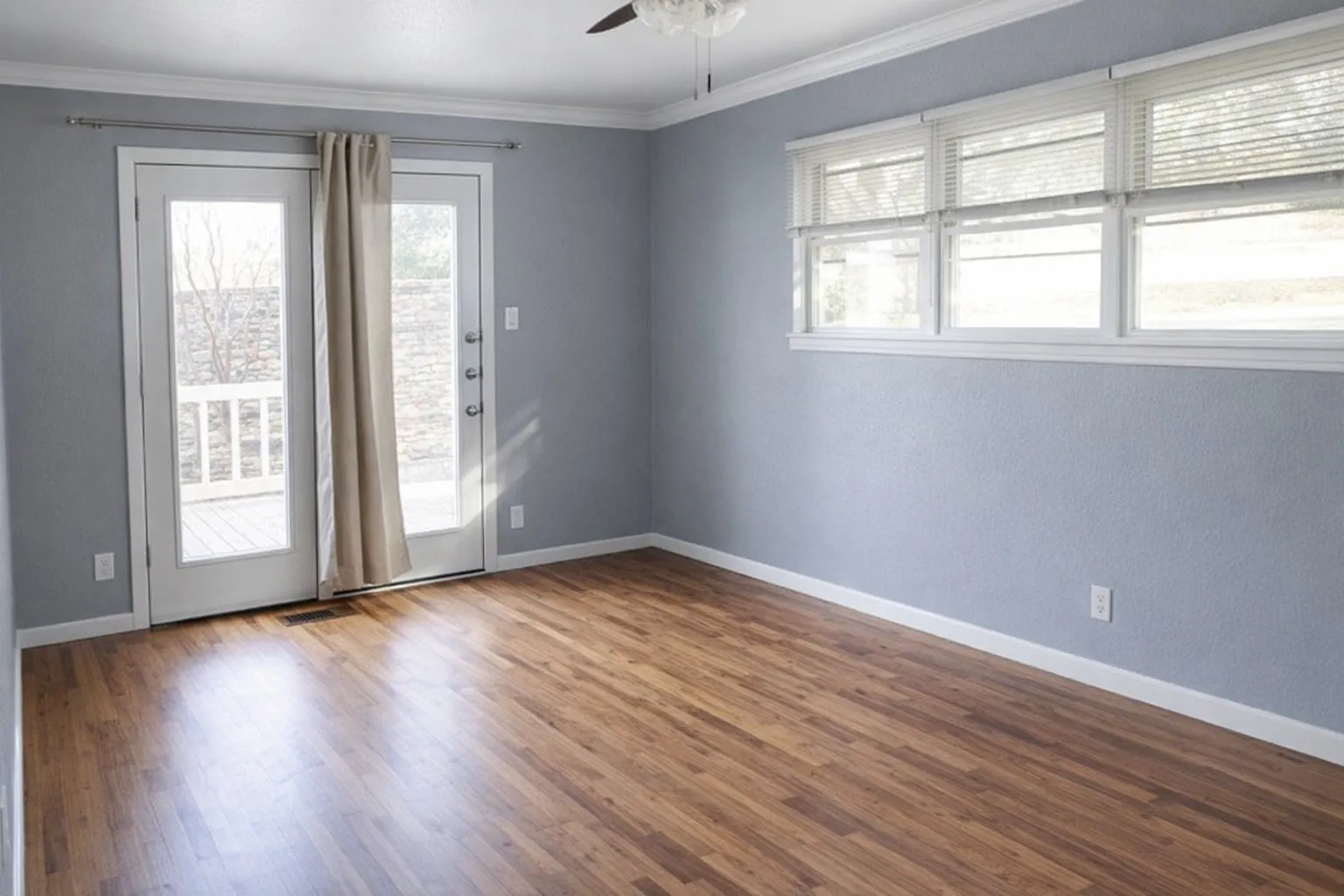 4 bed, 2340 sqft, $1,700 — Photo 3