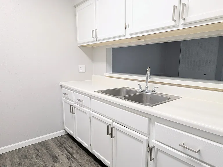 Copper Cove Apartments — Photo 43