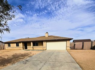 22684 Powhatan Rd, Apple Valley, CA 92308