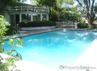 3025 Waubenoor Dr, Green Bay, WI 54301